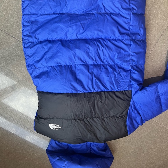 North face Puffer - Picture 2 of 4